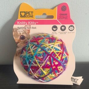 ‘Knitty Kitty’ Rattling Yarn Ball Cat Toy